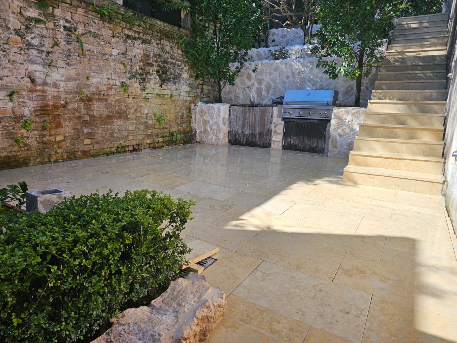 North Sydney paving and retaining wall cladding